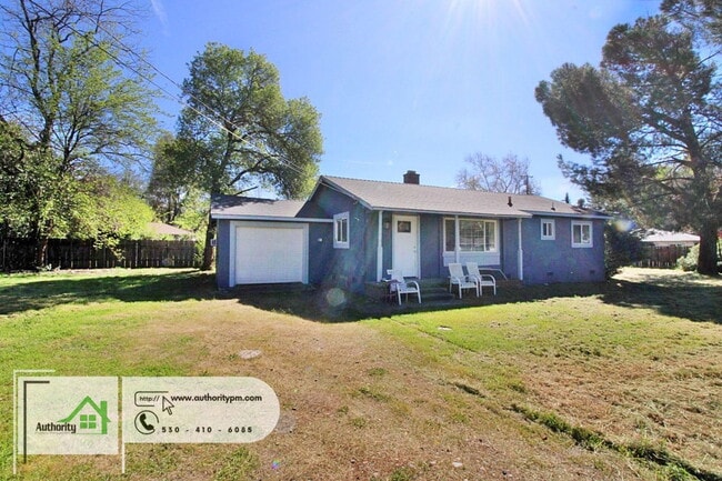 5481 Elm Ln in Redding, CA - Building Photo - Building Photo