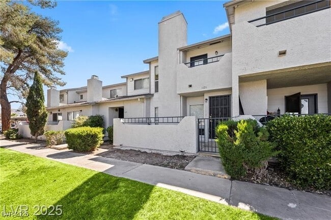 property at 1628 Justin Ct