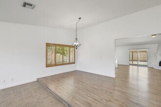 2109 W El Alba Way in Chandler, AZ - Building Photo - Building Photo