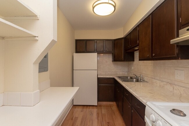 659 W Wrightwood Ave, Unit J08W in Chicago, IL - Building Photo - Building Photo