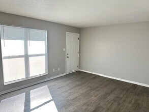 2075 Clingan Dr NW in Cleveland, TN - Foto de edificio - Building Photo