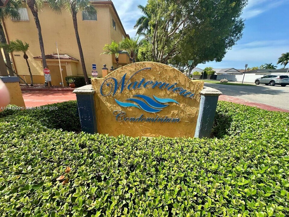 14900 SW 82nd Terrace in Miami, FL - Building Photo