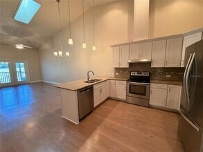 1084 NW 126 Way in Newberry, FL - Building Photo - Building Photo