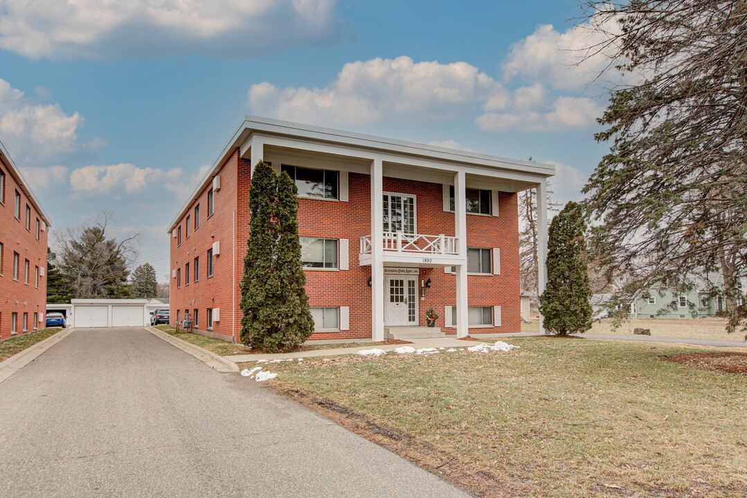 1900 Lexington Ave N, Unit 11 in Roseville, MN - Building Photo