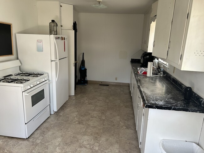 406 Belle Ave, Unit 1 in Mankato, MN - Building Photo - Building Photo
