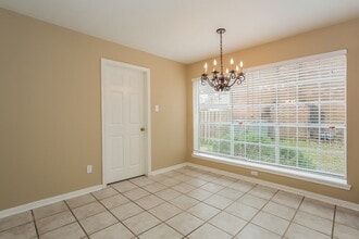 3102 Hickory Falls Dr in Houston, TX - Building Photo - Building Photo