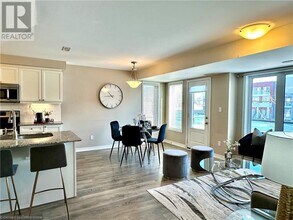 138 Daylily Ln in Kitchener, ON - Building Photo - Building Photo