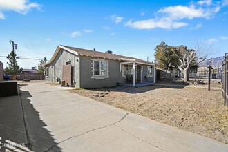 4728 Sierra Madre Dr in El Paso, TX - Building Photo - Building Photo