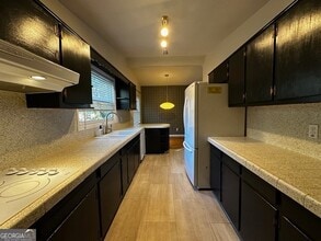 694 Inglewood Dr in Smyrna, GA - Building Photo - Building Photo
