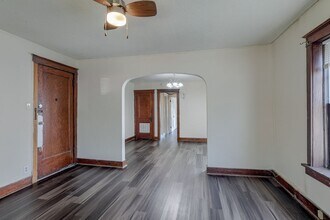 511 Prospect Ave-Unit -Unit 4 in Kansas City, MO - Building Photo - Building Photo