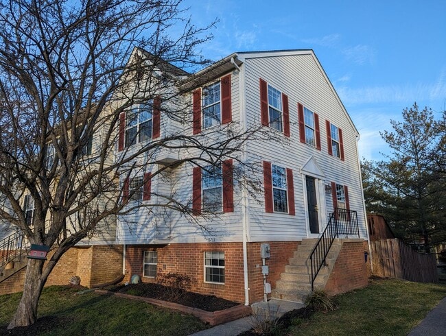 property at 6733 Killdeer Ct