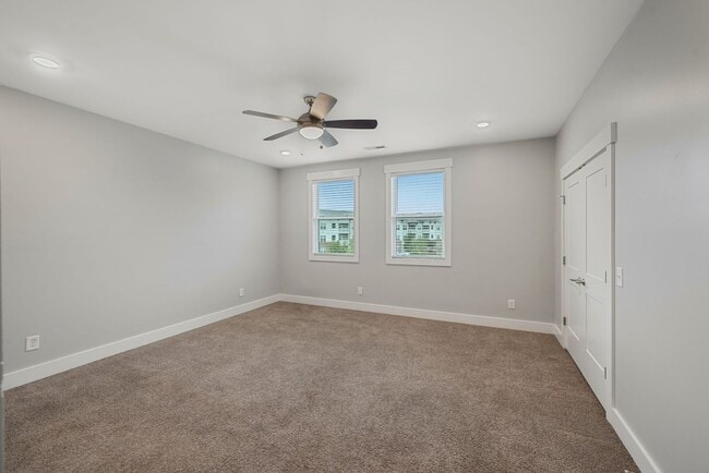 property at 2085 Oakwood Ave