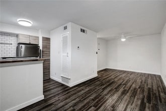 4111 Avenue A-Unit -205 in Austin, TX - Building Photo - Building Photo
