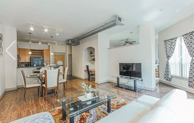 1901 Post Oak Blvd in Houston, TX - Building Photo - Building Photo