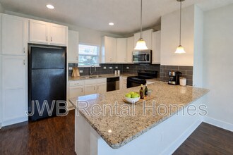 877 3rd Ave S in Jacksonville Beach, FL - Building Photo - Building Photo