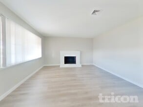 372 Hopkins Dr in Fairfield, CA - Building Photo - Building Photo