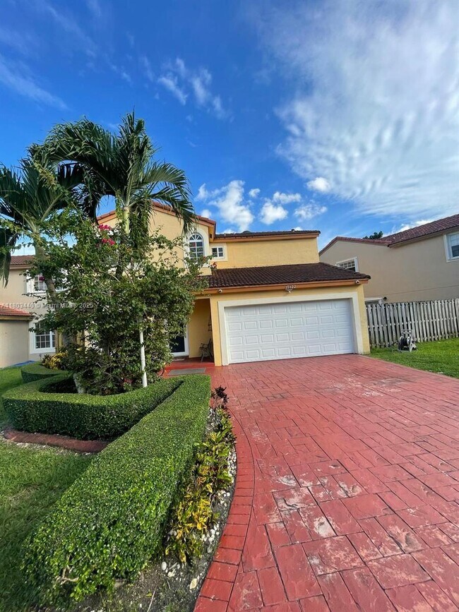 15122 SW 109th Ln in Miami, FL - Building Photo - Building Photo