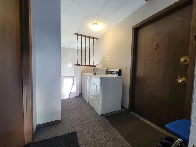 1319 32nd Ave SW in Minot, ND - Building Photo - Building Photo