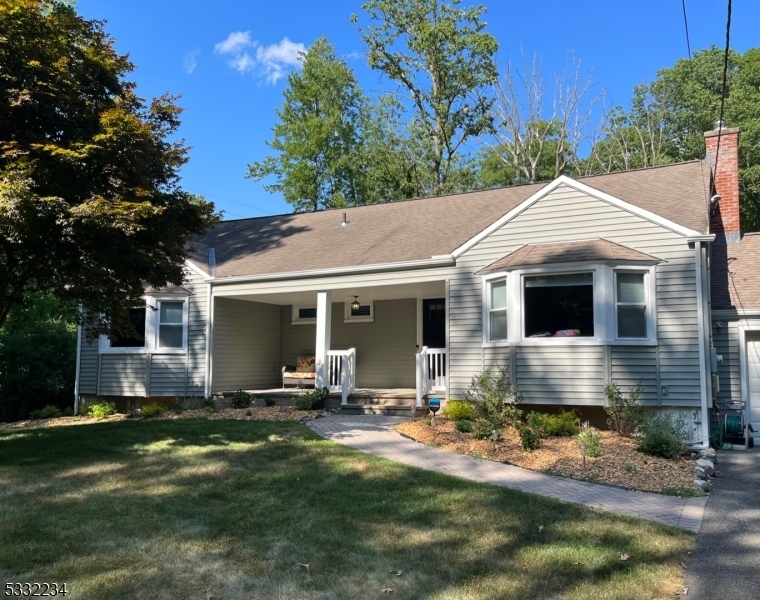 320 N Central Ave in Ramsey, NJ - Building Photo