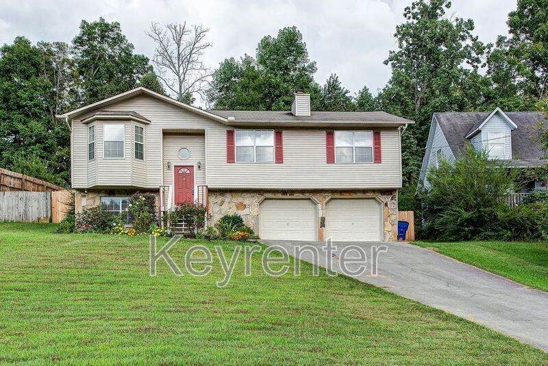 5928 Rolling Ridge Dr in Knoxville, TN - Building Photo