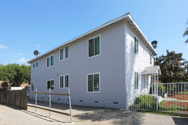 615 S Broadway in Santa Ana, CA - Building Photo - Building Photo