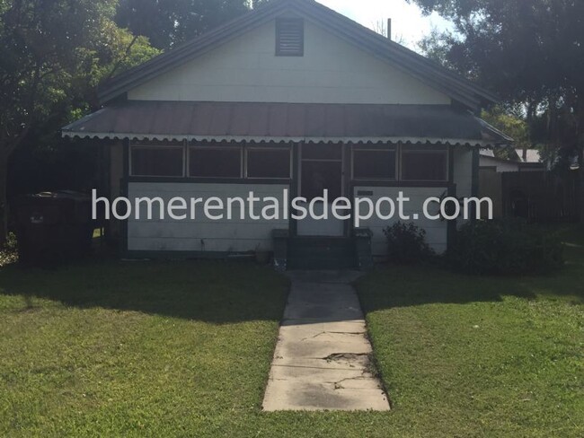 property at 818 Kentucky Ave