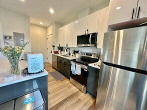 63 Belgrade Ave, Unit 406 in Boston, MA - Building Photo - Building Photo