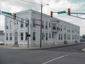 Sanders Flats in Muncie, IN - Building Photo - Building Photo