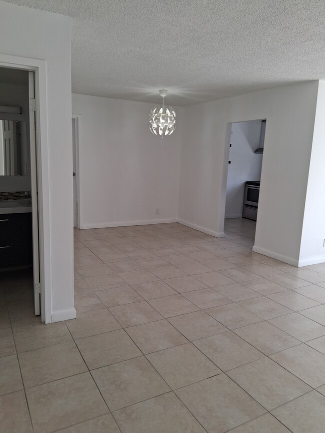 17021 N Bay Rd, Unit 767 in Sunny Isles Beach, FL - Building Photo - Building Photo