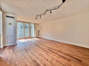 200 N Dearborn St, Unit 1102 in Chicago, IL - Building Photo - Building Photo