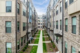 Carver Square in Richmond, VA - Building Photo - Building Photo