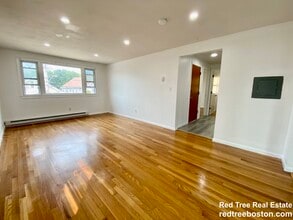 95 Metropolitan Ave, Unit 2 in Boston, MA - Building Photo - Building Photo
