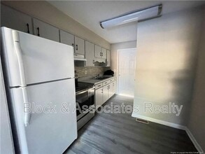 4953 Fieldcrest Dr in Fayetteville, NC - Foto de edificio - Building Photo