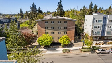 Maplewood Apartments in Seattle, WA - Foto de edificio - Building Photo