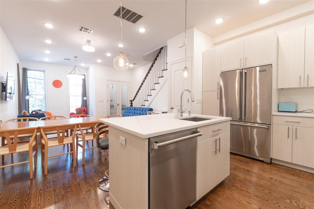 289 Pavonia Ave in Jersey City, NJ - Building Photo