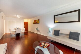 3901 S Ocean Dr in Hollywood, FL - Building Photo - Building Photo