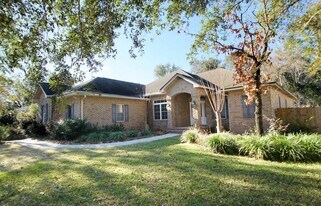 812 Coldwater Creek Cir in Niceville, FL - Building Photo
