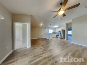 27909 Breakers Dr in Wesley Chapel, FL - Building Photo - Building Photo