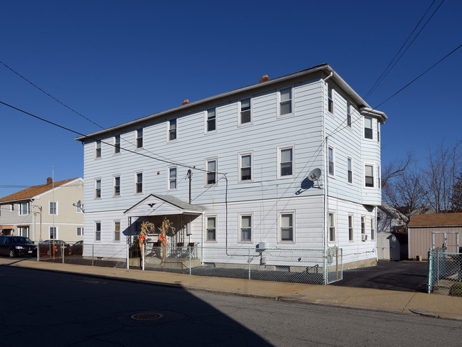 28 Clemence St in Cranston, RI - Building Photo - Building Photo