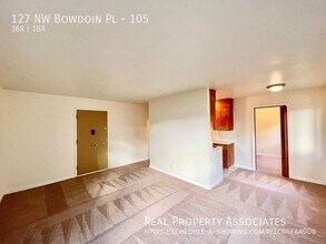 127 NW Bowdoin Pl in Seattle, WA - Building Photo - Building Photo