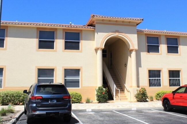 15430 Bellamar Cir in Ft. Myers, FL - Building Photo - Building Photo