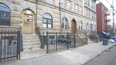 55 Troutman St in Brooklyn, NY - Building Photo - Building Photo