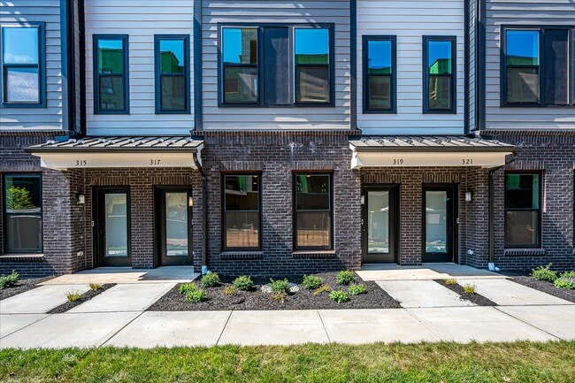 317 Sadie Cir, Unit 317 Sadie Circle in New Brunswick, NJ - Foto de edificio - Building Photo