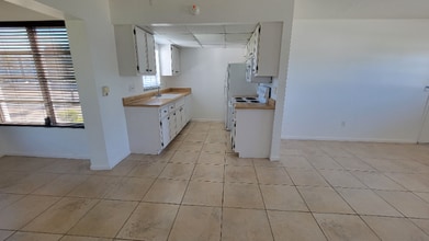 7035 Cedarhurst Dr in Ft. Myers, FL - Building Photo - Building Photo