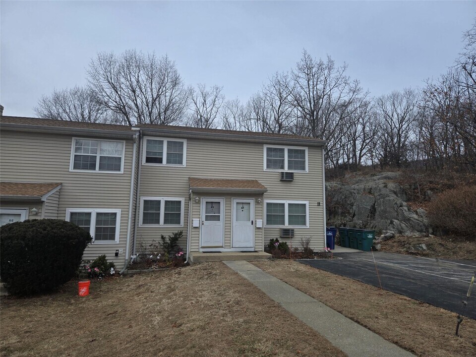 11 The Blvd in Cold Spring, NY - Building Photo