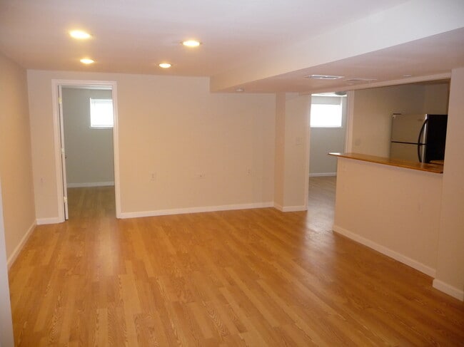 5329 Queensberry Ave, Unit 1A