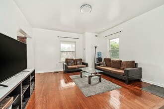 72 Standish Ave, Unit 1 in Quincy, MA - Building Photo - Building Photo