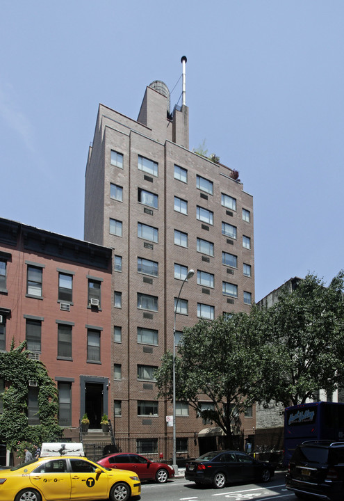 309 30th St in New York, NY - Building Photo