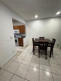 2452 Taylor St in Hollywood, FL - Building Photo - Building Photo