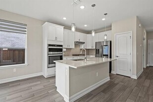 9922 Michael Irvin St in Irving, TX - Building Photo